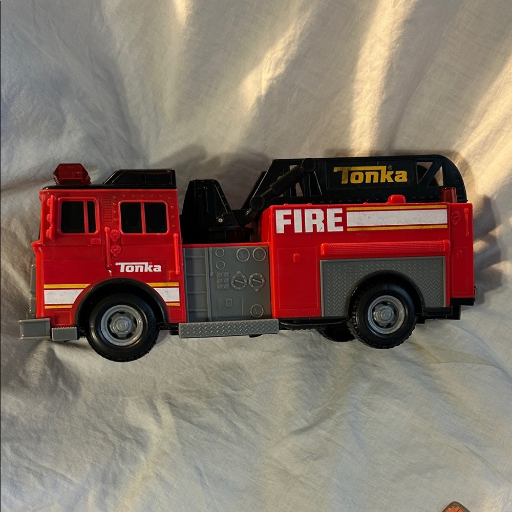 Tonka red rescue fire engine with ladder Lights & soundsBy Hasbro
